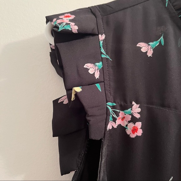 Monteau Black Floral Blouse with Ruffle Neck and Shoulder Details size S - Picture 3 of 7